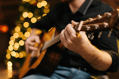 Feliz Navidad: What Are The Lyrics and The True Meaning of the Song | Love to Sing